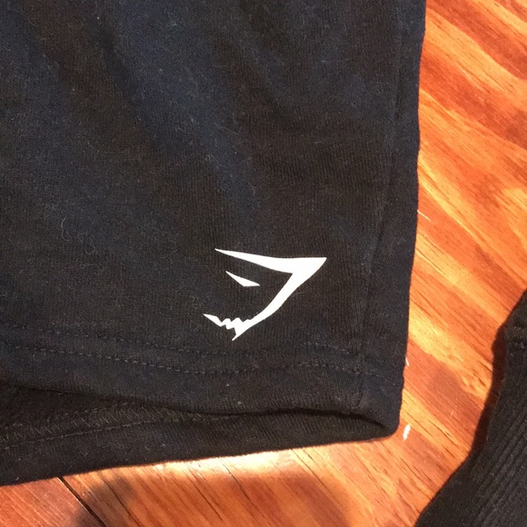 Gym Shark black cropped sweatshirt. Small - Picture 2 of 3